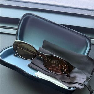 100% authentic Gucci Dark Brown Oval Sunglasses